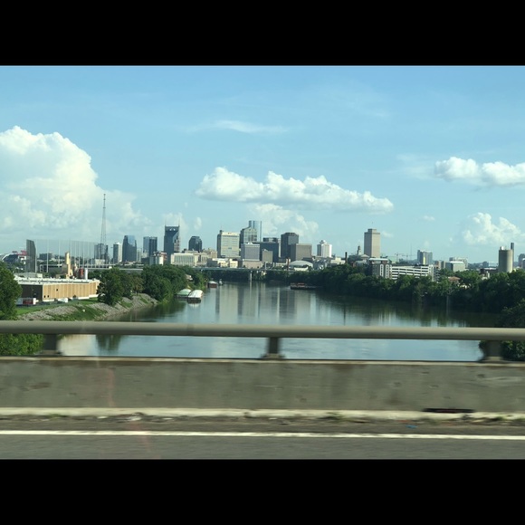 Meet your Posher, Lizette - Picture 1 of 2